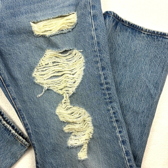 Levis 501 Button Fly Med Wash Distressed Whiskered Straight Leg Jean Size 36/32 - Picture 8 of 15